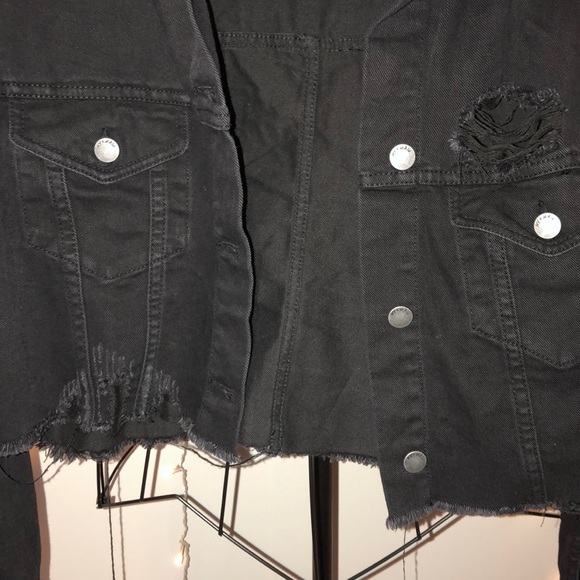 Black Cropped Jean Jacket - Picture 3 of 8